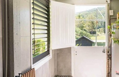 The Gap House | Mid-Century Cabin (by the golf course)