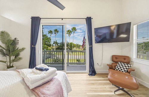 Bayshore Gardens House | Mid Century Canal View Apartment
