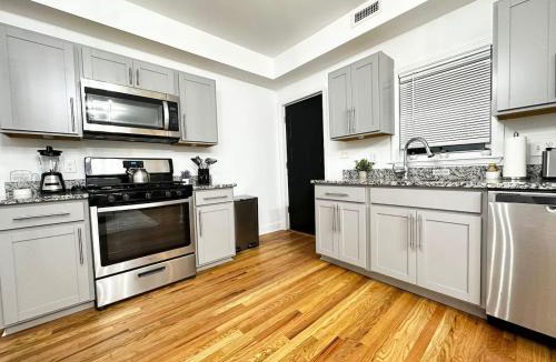 Fitchburg Apartment | Mid-Century Comfort & Style