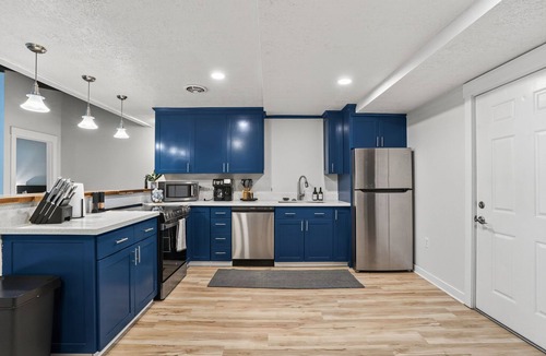 West Haven-Sylvan House | Mid-Century Escape, Near Forest Park