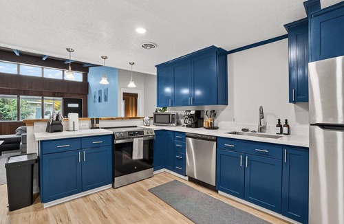 West Haven-Sylvan House | Mid-Century Escape, Near Forest Park