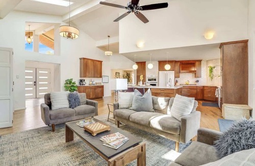 Westcliff and Cambridge House | Mid-Century Escape w/Hot Tub & Arcade Fun