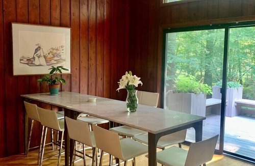 Chapel Hill House | Mid-Century Gem Creekside King Beds Near UNC