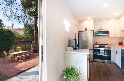 Valley Glen House | Mid-Century Gem · Near Universal Studios