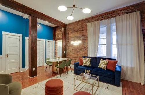 Dixon Park Apartment | Mid-Century getaway