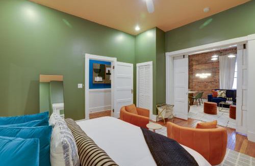 Dixon Park Apartment | Mid-Century getaway