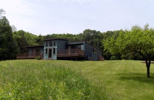 Pine Plains House | Mid-Century Home Surrounded by Meadows