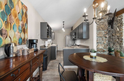 Cherokee Village House | Mid-Century Lake House | Hot Tub | Dog Friendly
