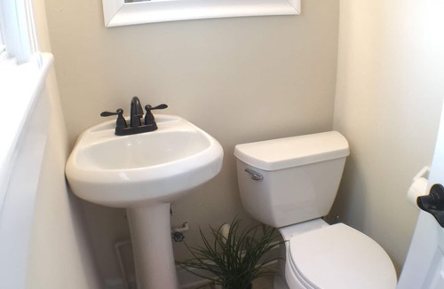 Northeast Virginia Beach Apartment | Mid century modern 1 bedroom apartment