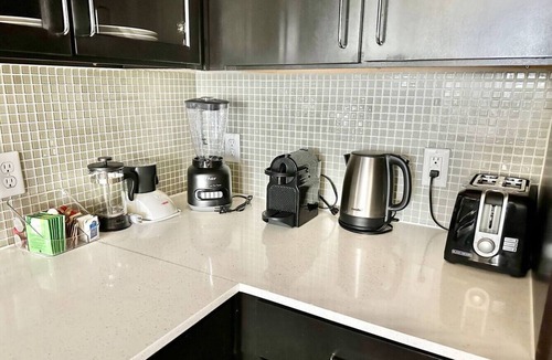 Texas Medical Center Apartment | Mid-Century Modern 1KB | Heart of TMC Free Parking