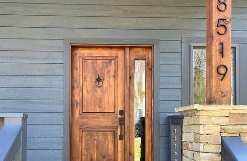 Cookson Cabin | Mid-Century Modern at Tenkiller