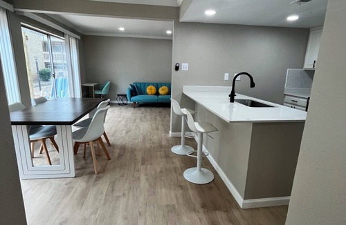 Riverside Condo | Mid-Century Modern ATX Condo near South Congress