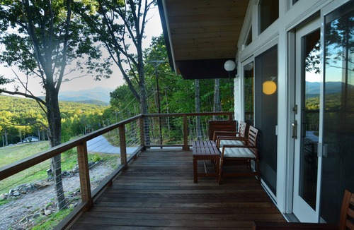 Jackson House | MID CENTURY MODERN BLACK MOUNTAIN CHALET; STUNNING VIEWS/FIRE PIT/HOT TUB