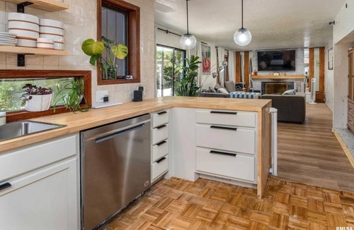 Carbondale House | Mid Century Modern Dream House Near Campus + Wine Trails