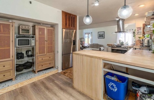 Carbondale House | Mid Century Modern Dream House Near Campus + Wine Trails