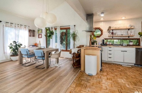 Carbondale House | Mid Century Modern Dream House Near Campus + Wine Trails