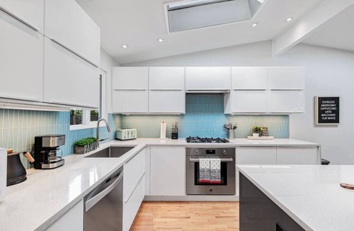 North Rose Hill House | Mid-Century Modern Home - 3-Bedroom Rambler