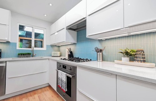 North Rose Hill House | Mid-Century Modern Home - 3-Bedroom Rambler