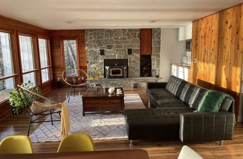 Ithaca House | Mid-Century modern Lakeview Stay