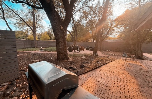 Northwest Dallas House | Mid-Century Modern Oasis w/Pool, Hot Tub & Fire Pit - Perfect World Cup Base