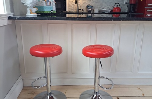 Kent Apartment | Mid Century Modern Studio w/Full Kitchen - Newly Built