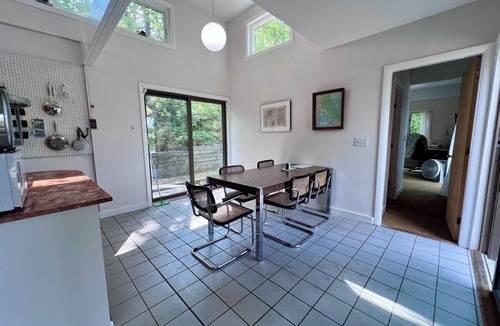 Truro House | Mid-Century Modern Truro on Great Pond (1914)