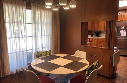 Bartlesville House | Mid-Century Modern Ranch 3-bedroom house in Bartlesville with AC