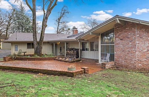 Apple Hill House | Mid-Century-Modern Mountain Gem