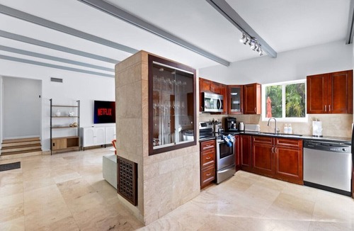 Wilton Manors House | Mid-Century Pool Oasis | Hot Tub | Near Beach