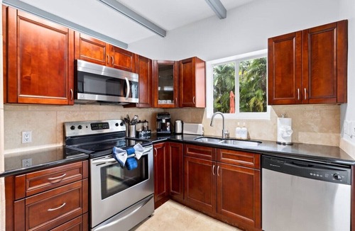 Wilton Manors House | Mid-Century Pool Oasis | Hot Tub | Near Beach