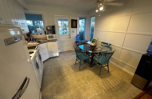 Dutton Cottage | Mid-Century Rivah Retreat with Dock, Fire Pit & Cozy Fireplace