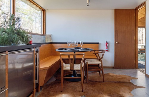 Brewster House | Mid-Century Seclusion: An Architectural Marvel w/Hot Tub