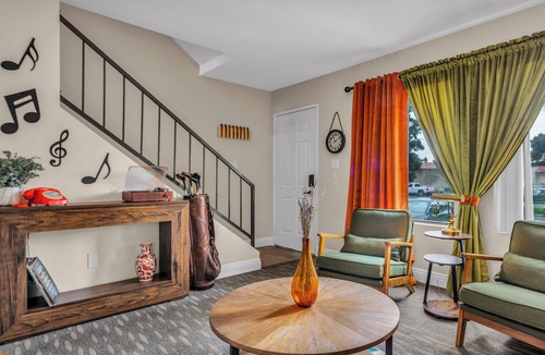Indio Condo | mid-century style Getaway with pool in Gated Golf Resort