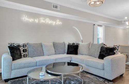 Tulane - Gravier House | Mid-City home w patio & fenced backyard