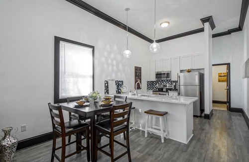 Tulane - Gravier House | Mid-City Luxury in Naw'Lins!