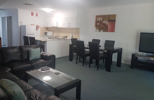 Singleton Hotel | Mid City Motor Inn