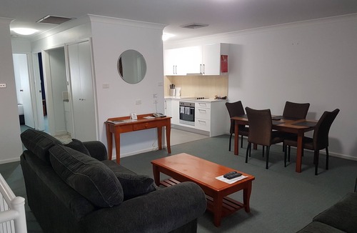 Singleton Hotel | Mid City Motor Inn