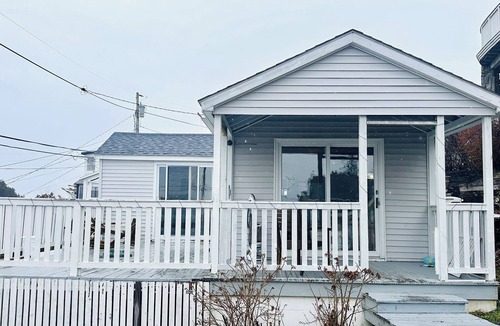 West Point House | Mid Coast Getaway w/water views