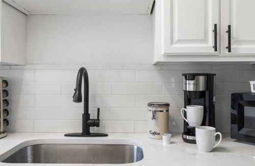 Penn-Knox Apartment | Mid/Long-Term: Spacious 1BR Home for 4 Guests