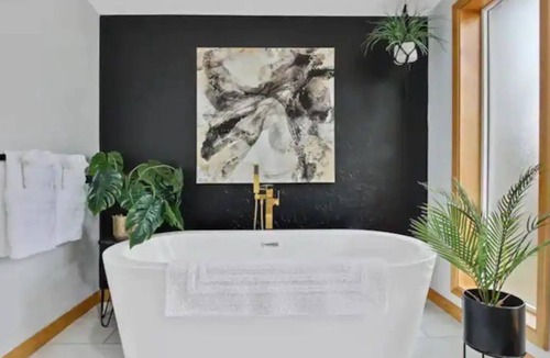 Hillcrest House | Mid-Mod Haven by Boise Airport