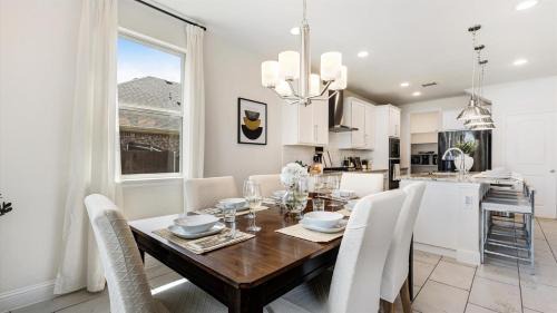 Royse City House | Mid-Stay Relocation Office, Fast WI-FI Family ready 30 Stay