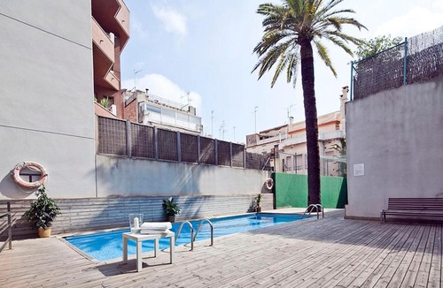 El Putget i Farro Apartment | Mid-term rentals in Barcelona with Swimming Pool