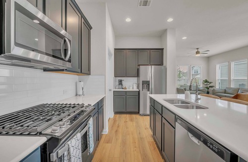 Hutto House | Mid-Term Specialist: 3BR Round Rock Home for Corporate, Relocation & Insurance!
