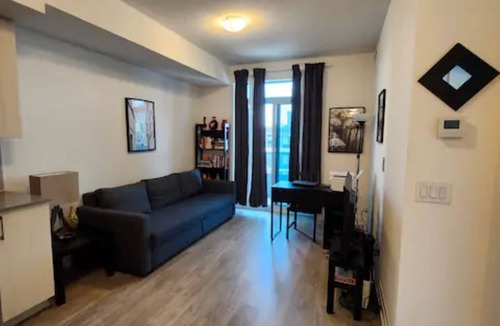 Bayview Village Condo | Mid-Term Stay Fully Furnished Condo w/Free Parking & Gym