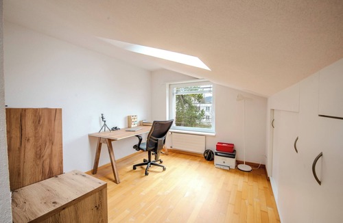 Winterthur Apartment | Mid-terrace house with three rooms, bathroom, guest toilet and kitchen for rent