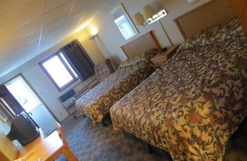 Kearney Hotel | Mid Town Western Inn
