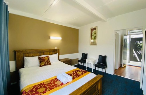 Morwell Hotel | Mid Valley Motel