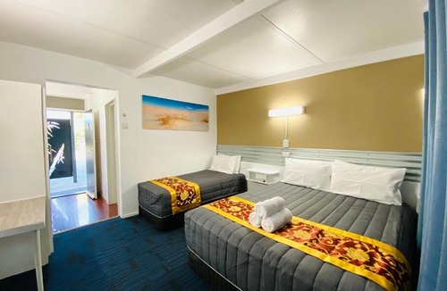 Morwell Hotel | Mid Valley Motel