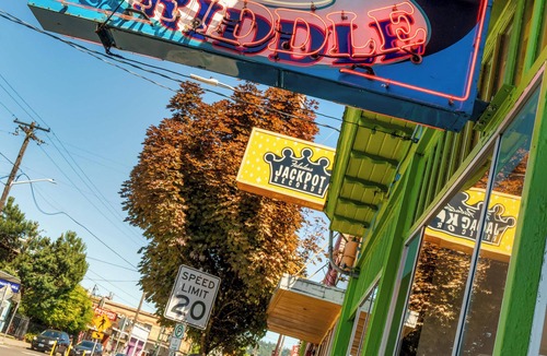 Sunnyside House | MidCentury Dream 2BR - 95 WalkScore