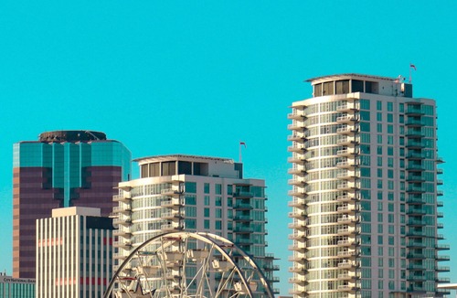 Waterfront Condo | Midcentury Furnished Condo near the Queen Mary in Downtown Long Beach